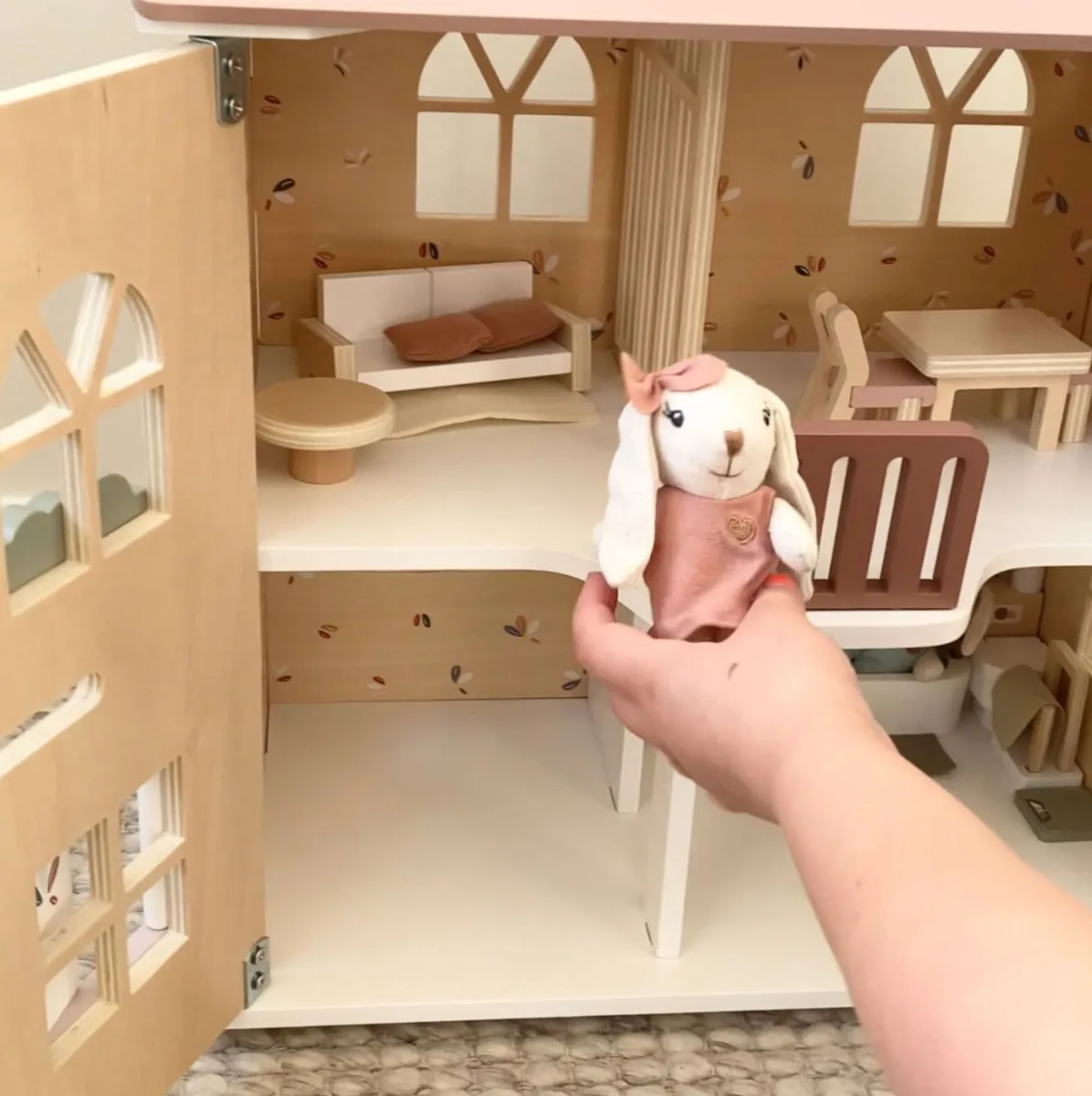 Doll House Bedroom   1 Character - Speedy Monkey