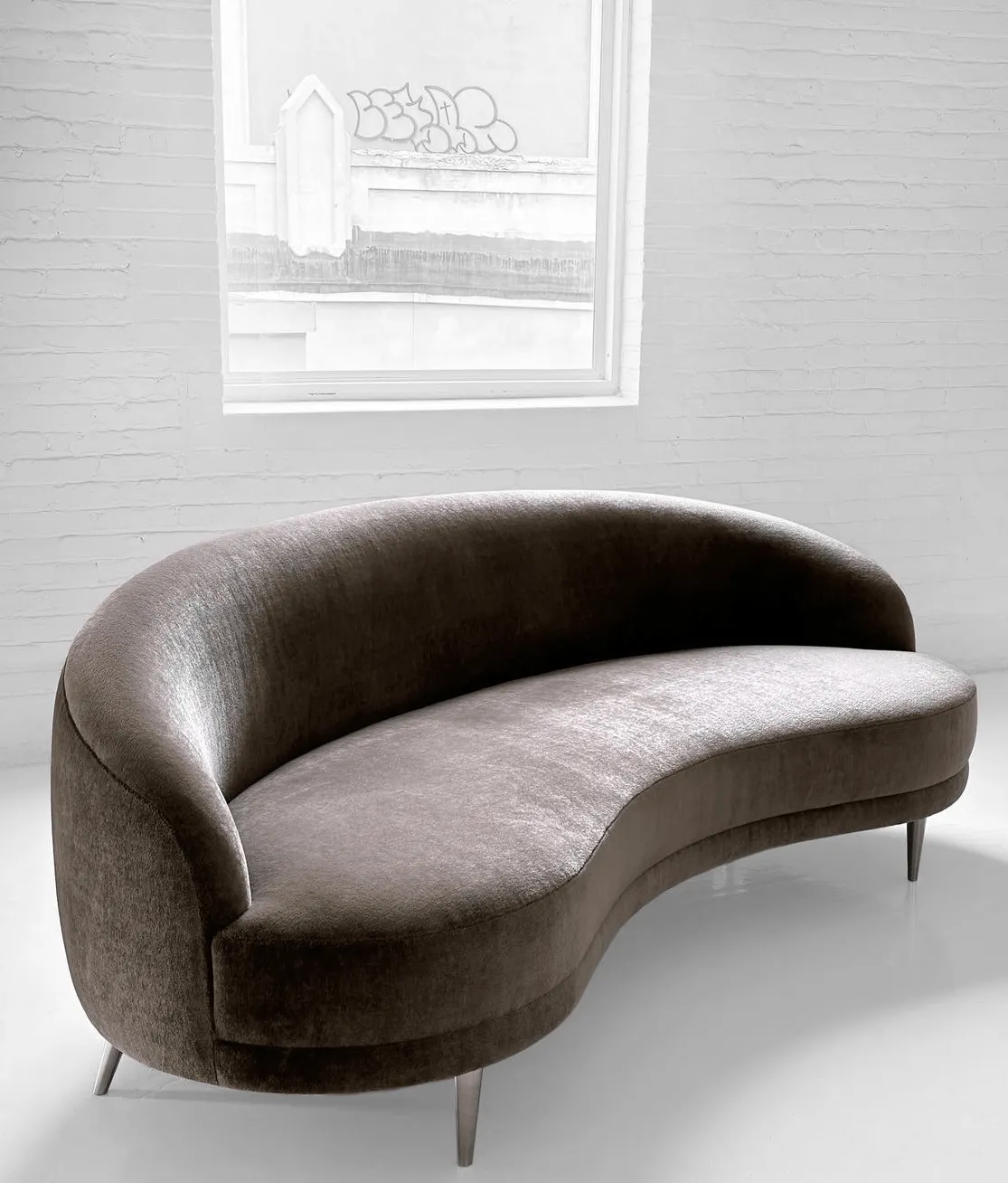 Kanen Scratch Resistant Curve Sofa