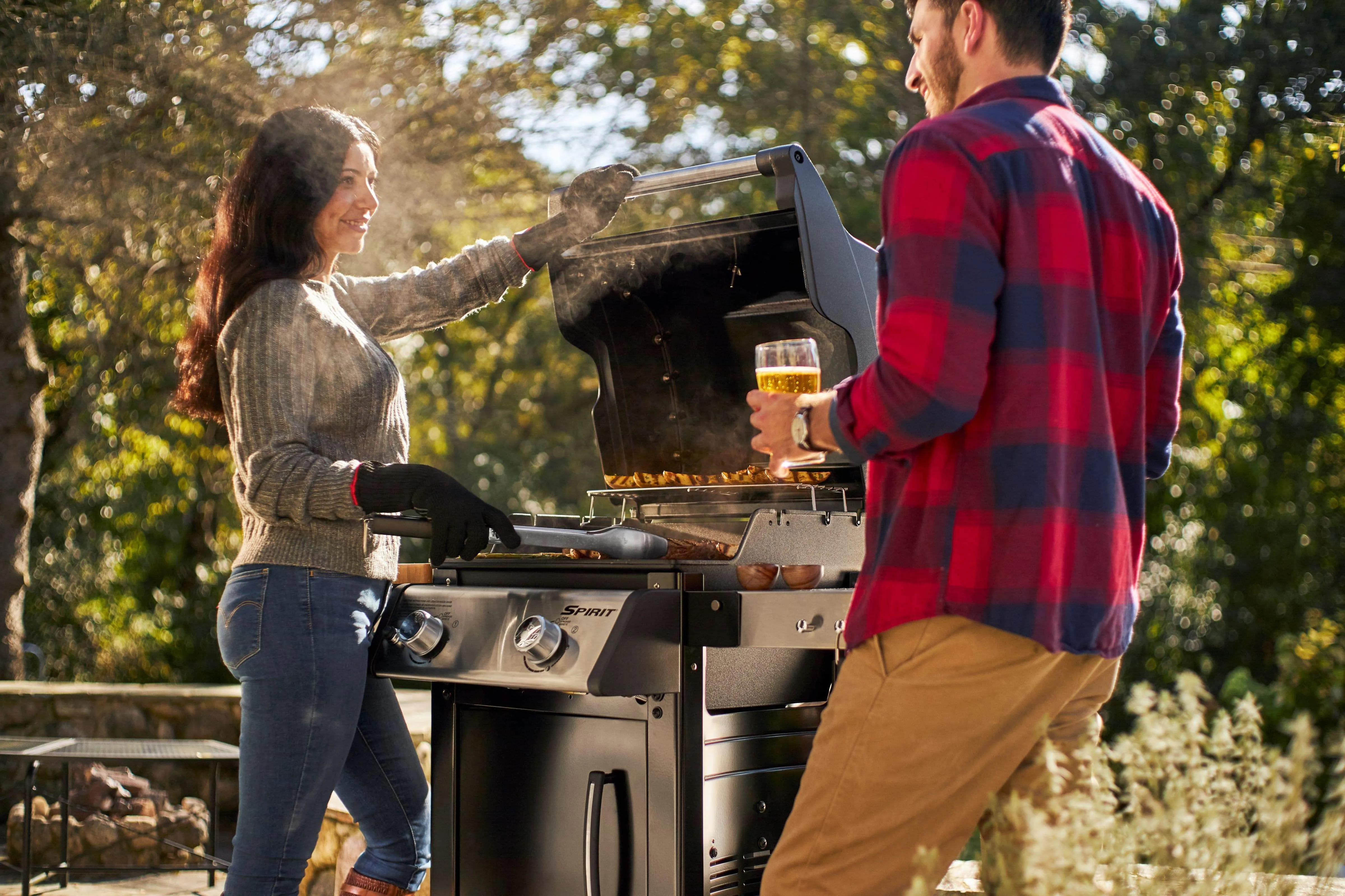 Weber Spirit E-215 2-Burner BBQ in Black with Cast-Iron Cooking Grates